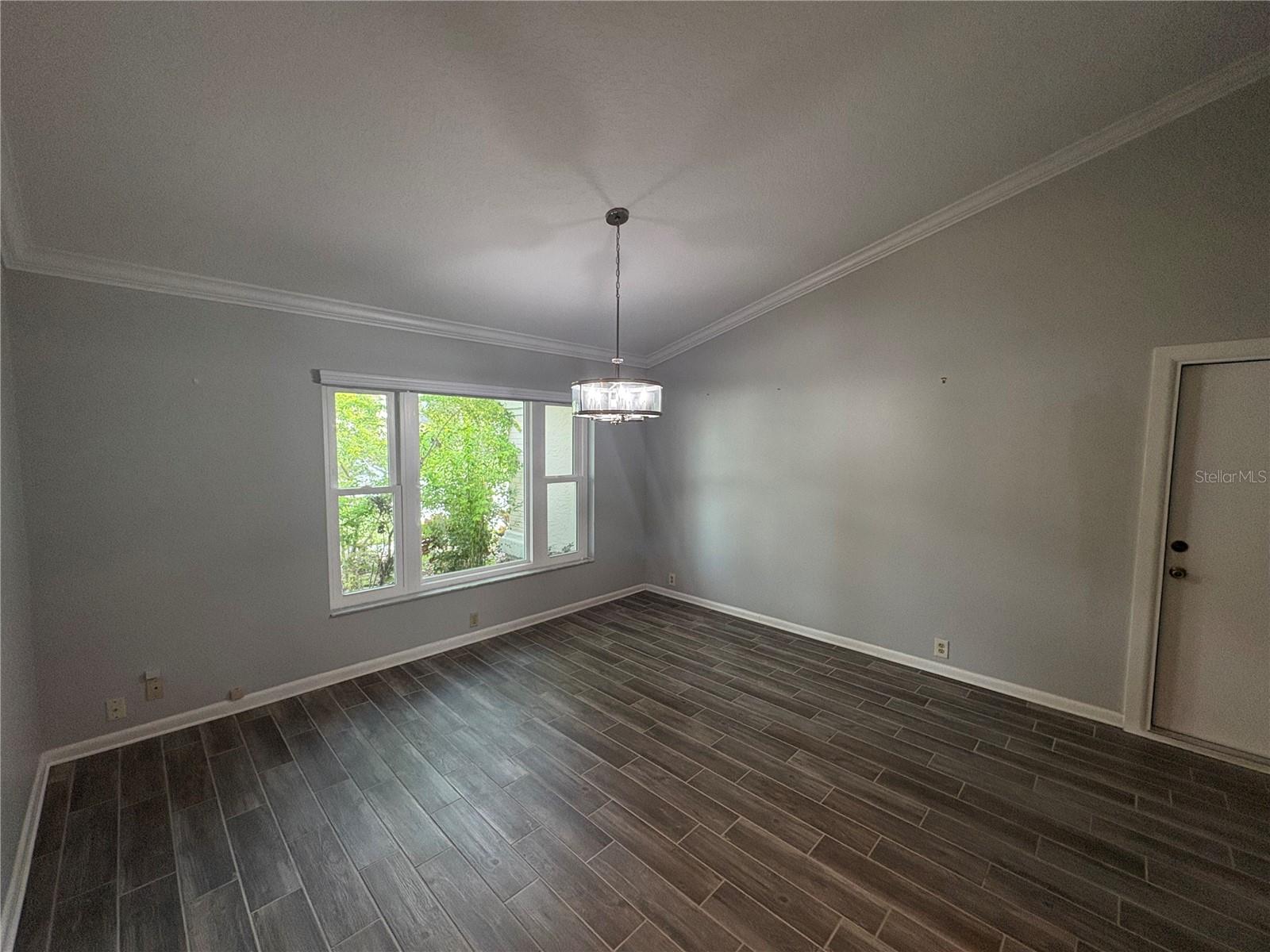 Image 6 of 69 For 1702 Horseshoe Drive