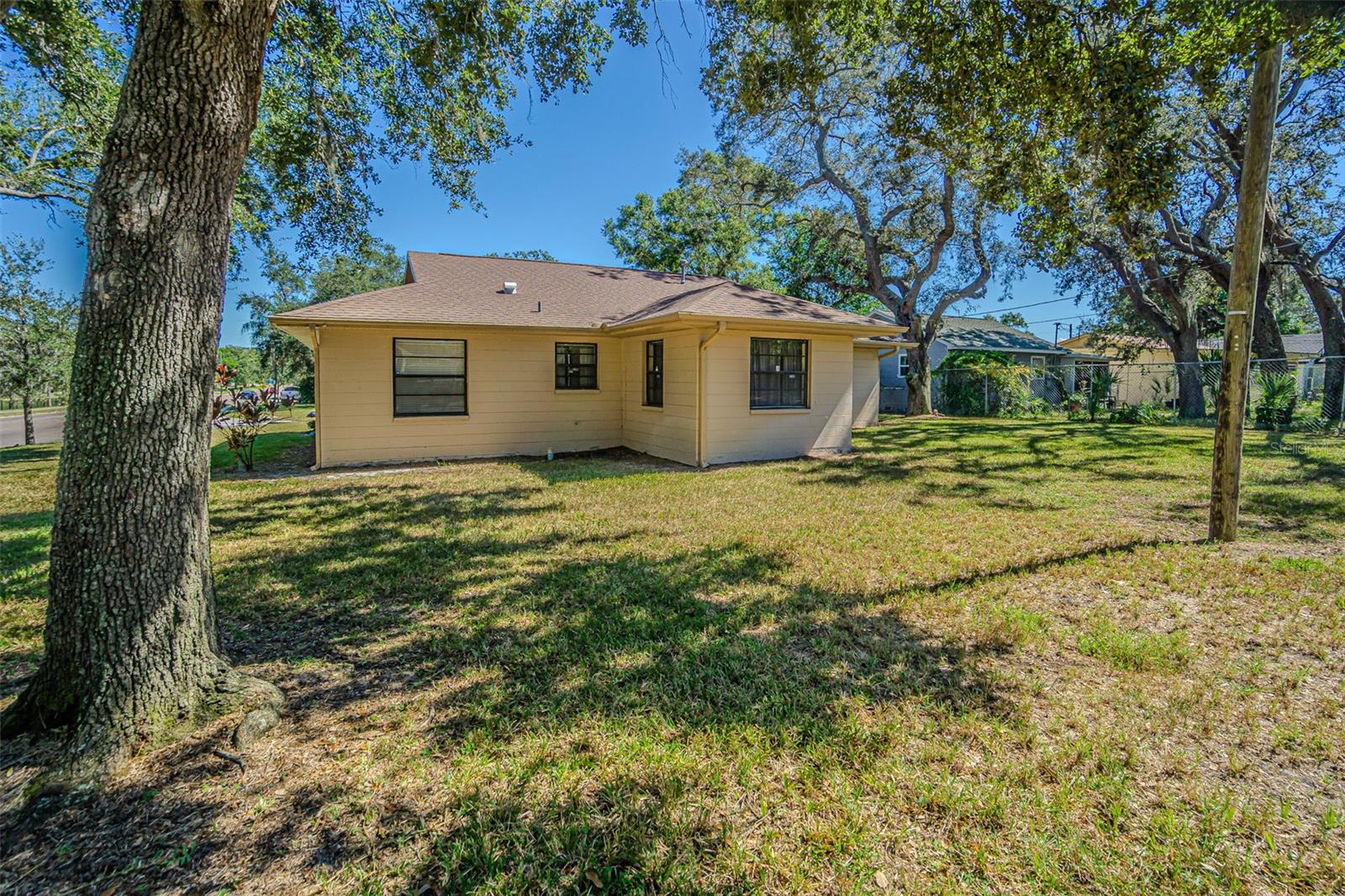 Image 19 of 35 For 4300 18th Avenue S