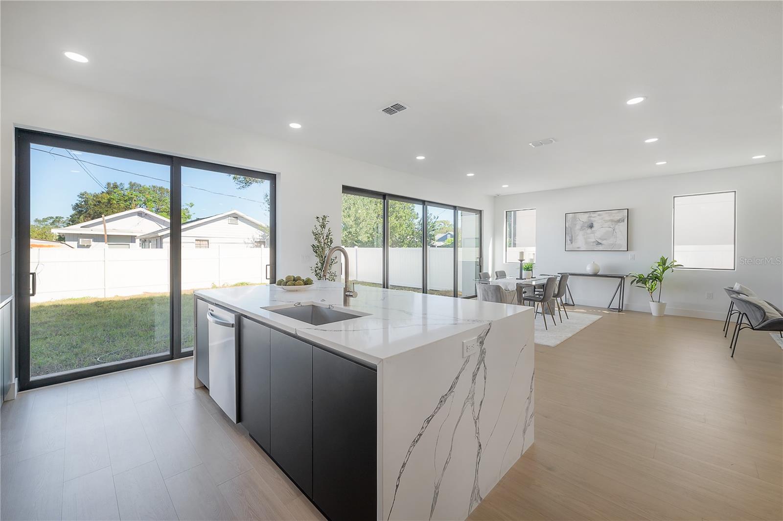 Image 16 of 55 For 2721 17th Avenue N