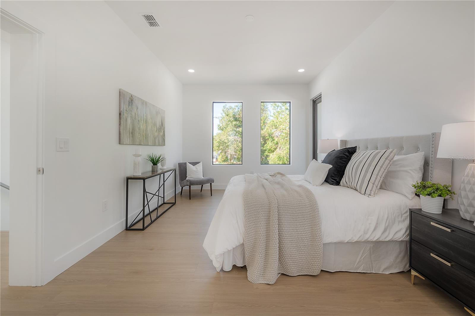 Image 32 of 55 For 2721 17th Avenue N