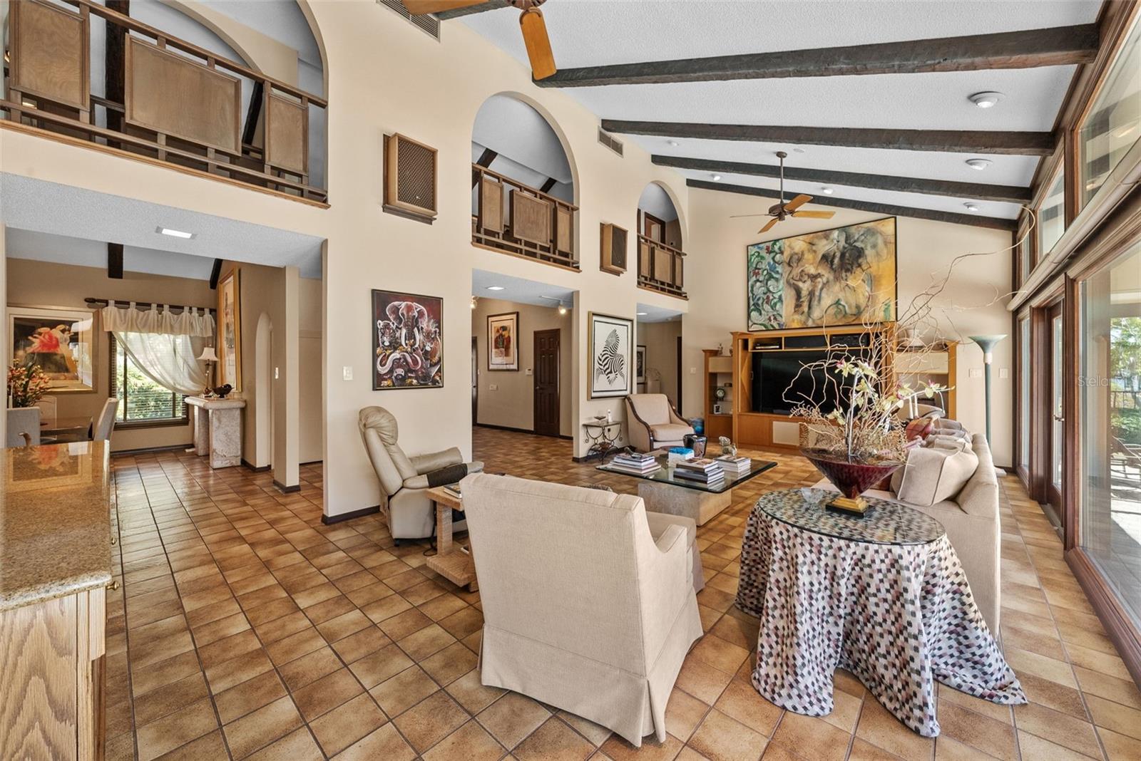 Listing photo id 9 for 4922 Bay Way Place