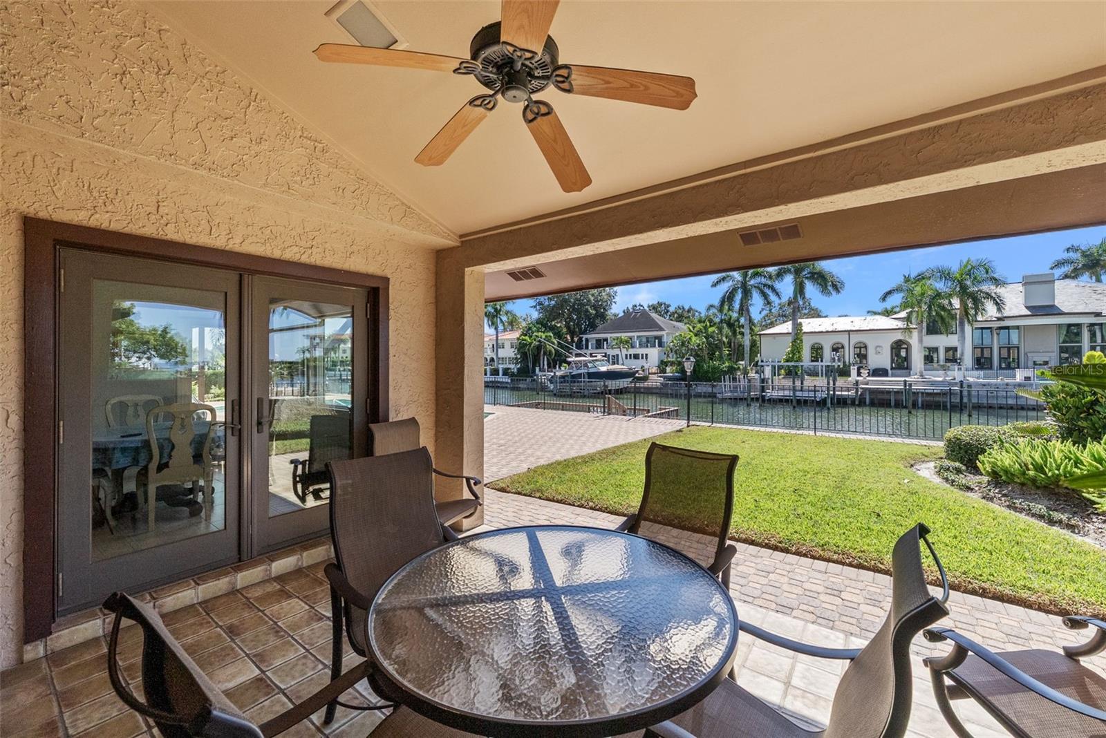 Listing photo id 21 for 4922 Bay Way Place