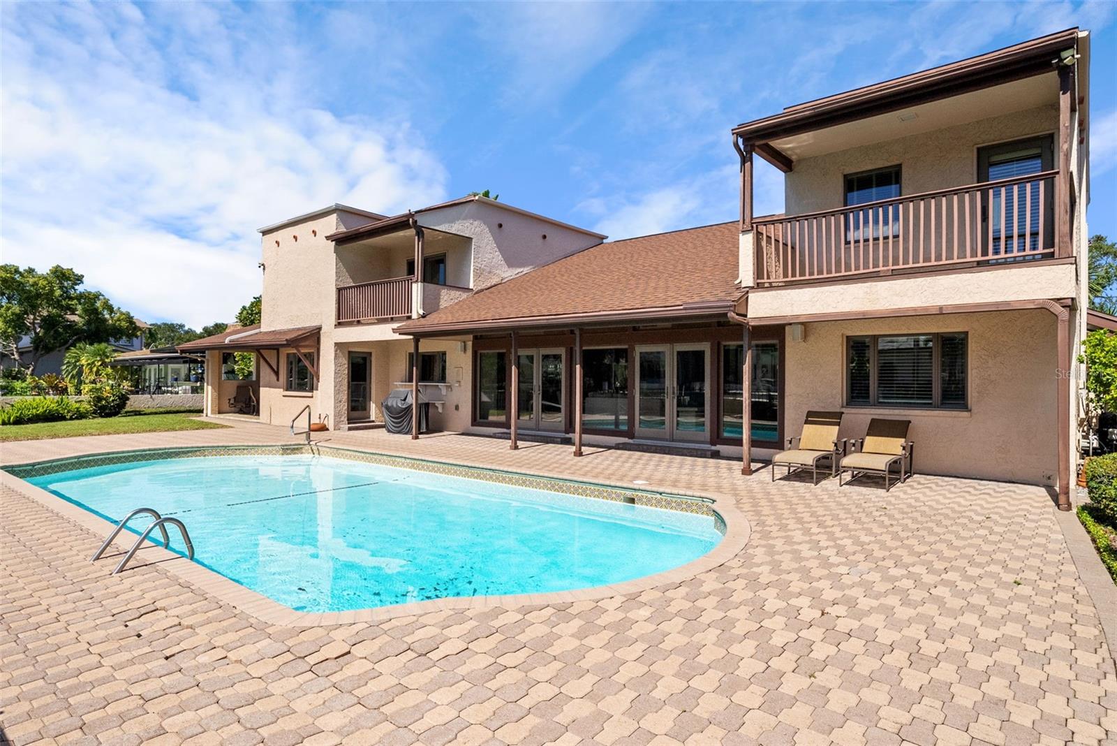 Listing photo id 28 for 4922 Bay Way Place