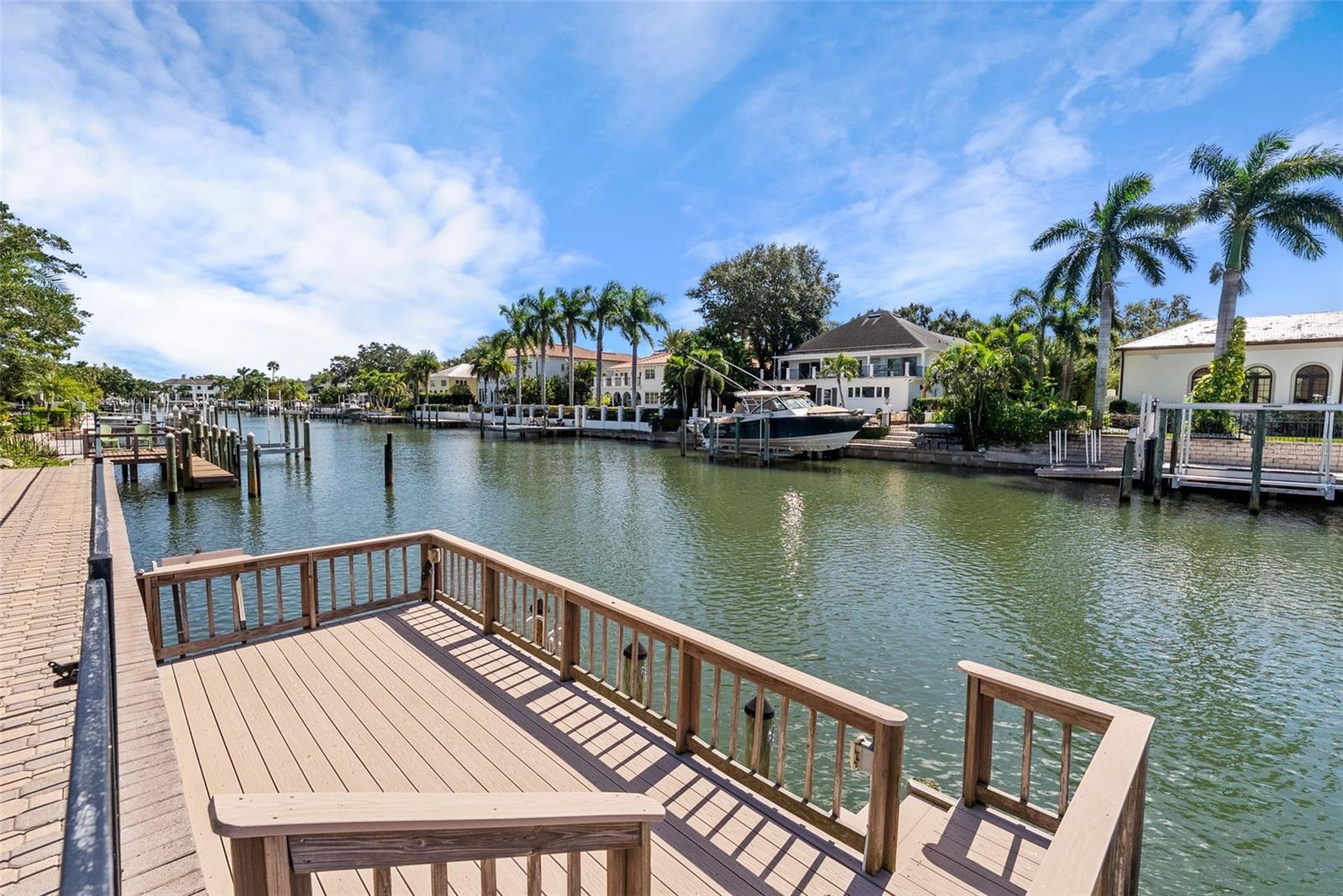 Listing photo id 30 for 4922 Bay Way Place