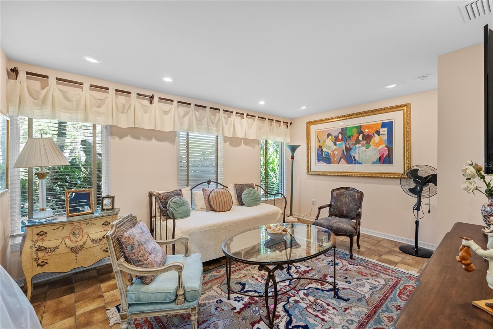 Listing photo id 32 for 4922 Bay Way Place