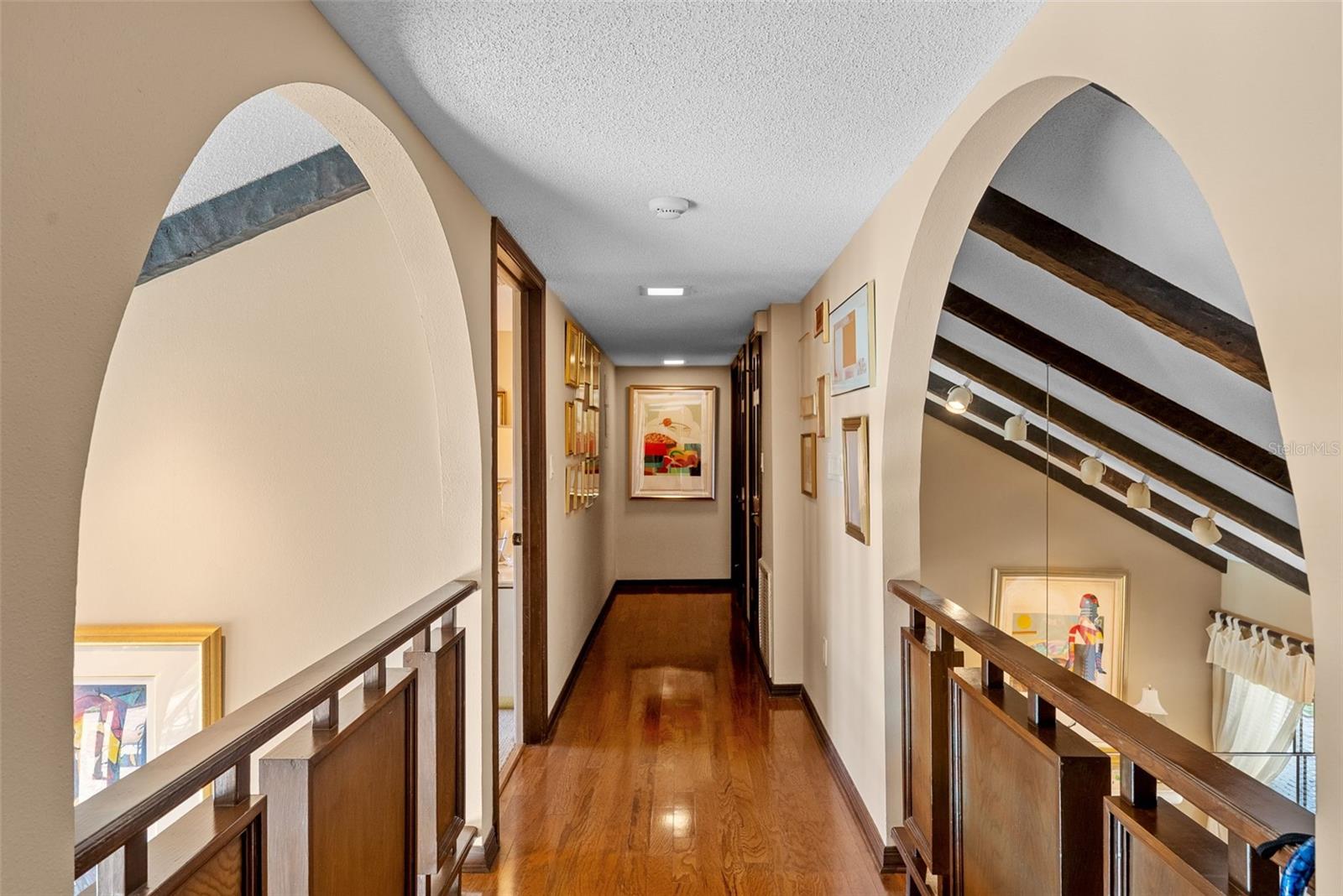 Listing photo id 34 for 4922 Bay Way Place