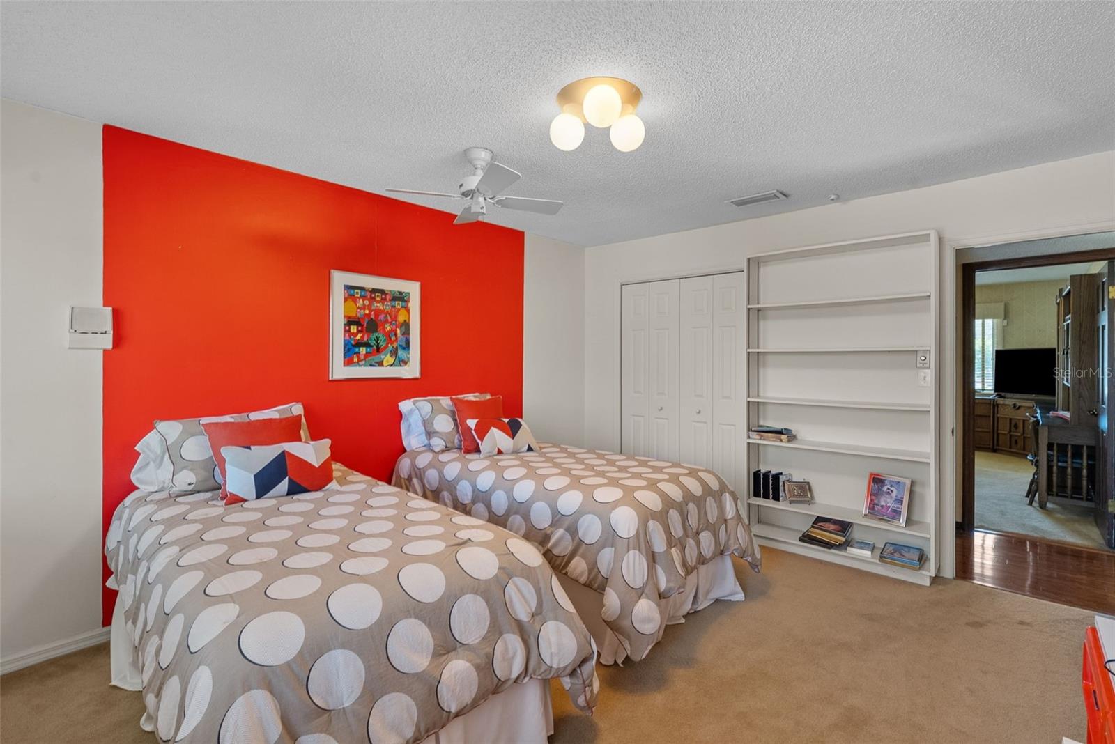 Listing photo id 52 for 4922 Bay Way Place