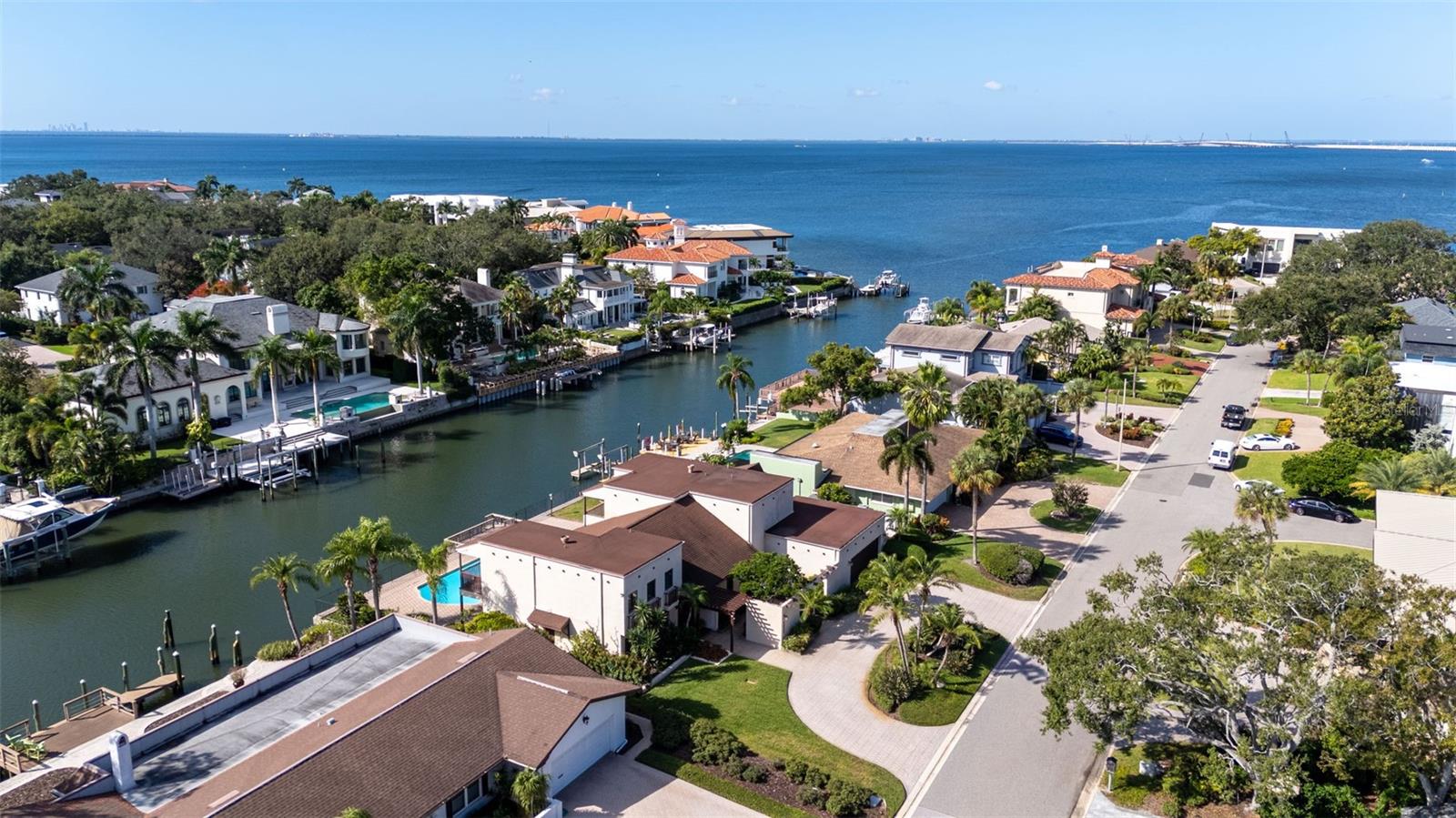 Listing photo id 64 for 4922 Bay Way Place