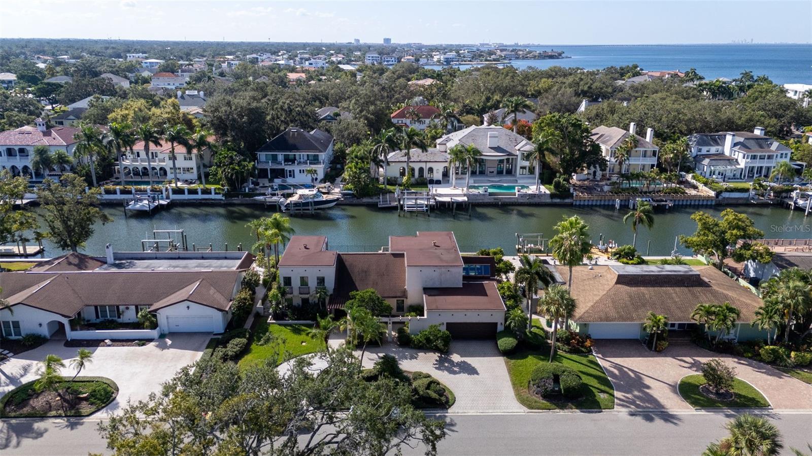 Listing photo id 65 for 4922 Bay Way Place