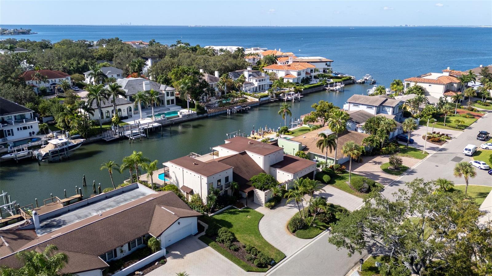 Listing photo id 66 for 4922 Bay Way Place