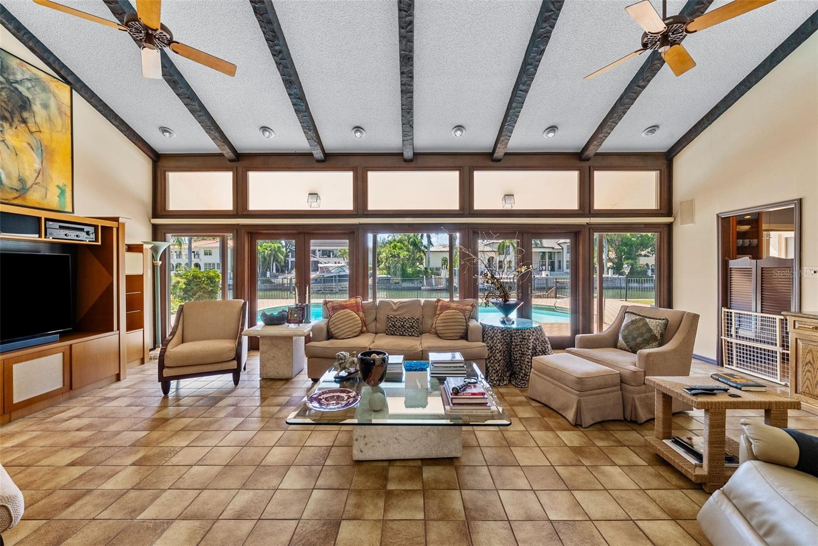 Listing photo id 5 for 4922 Bay Way Place