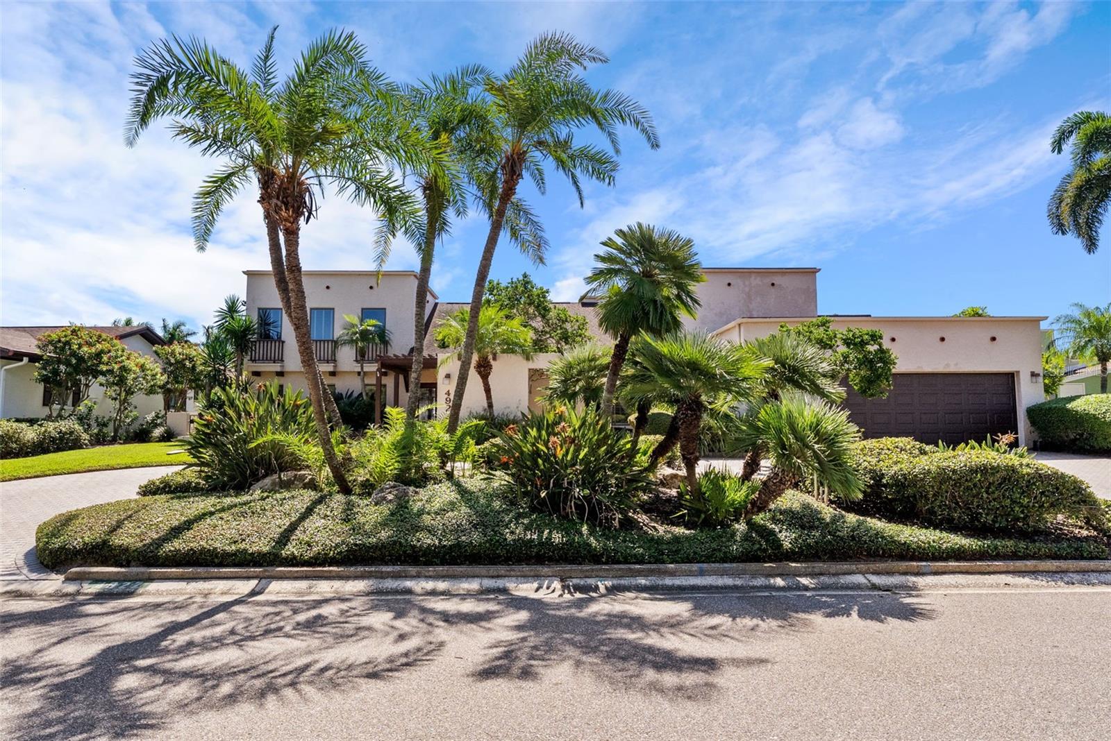 Listing photo id 70 for 4922 Bay Way Place