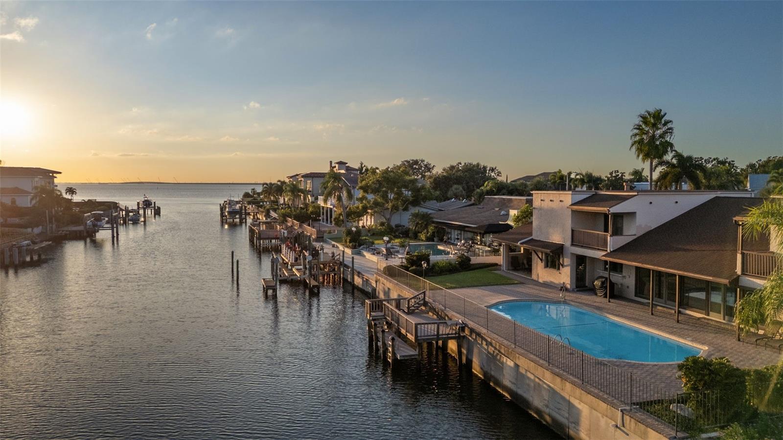 Listing photo id 85 for 4922 Bay Way Place