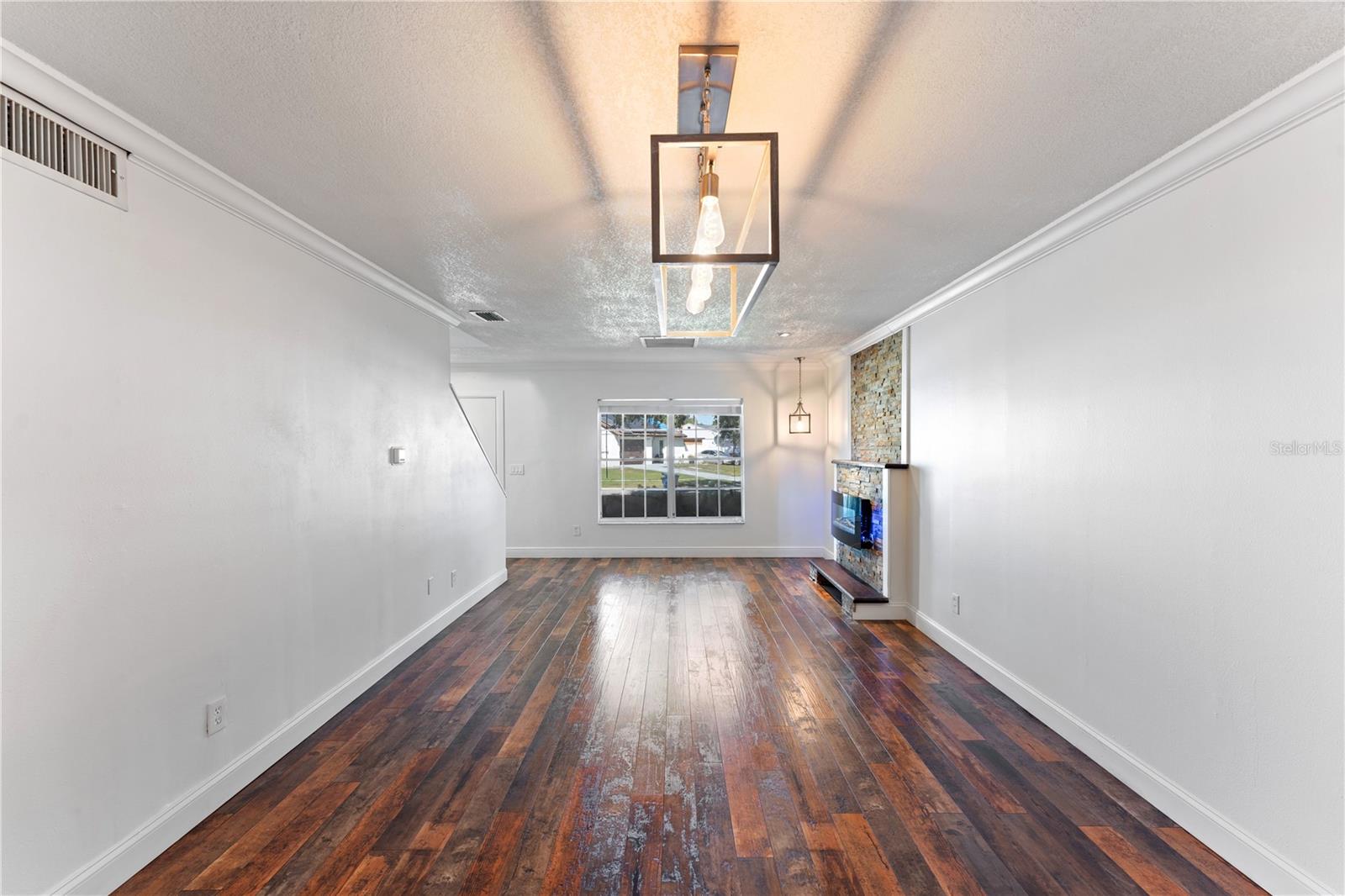 Image 10 of 54 For 16008 Sagebrush Road
