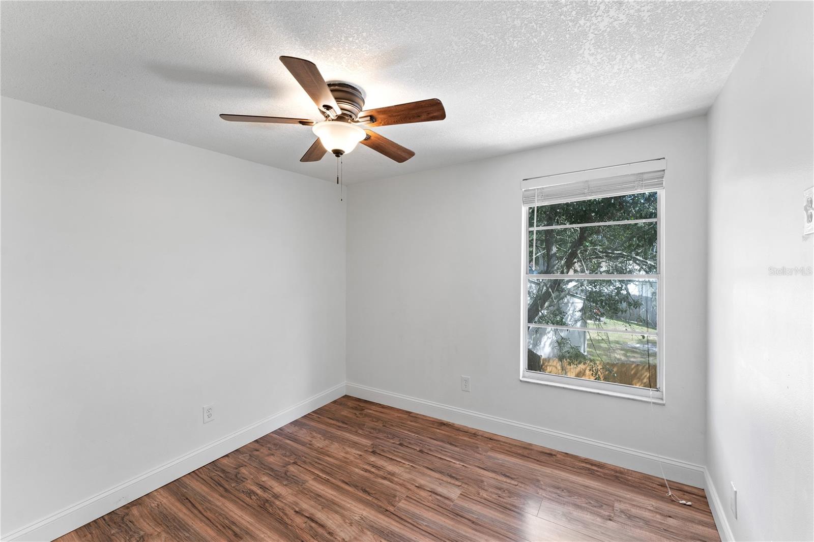 Image 27 of 54 For 16008 Sagebrush Road