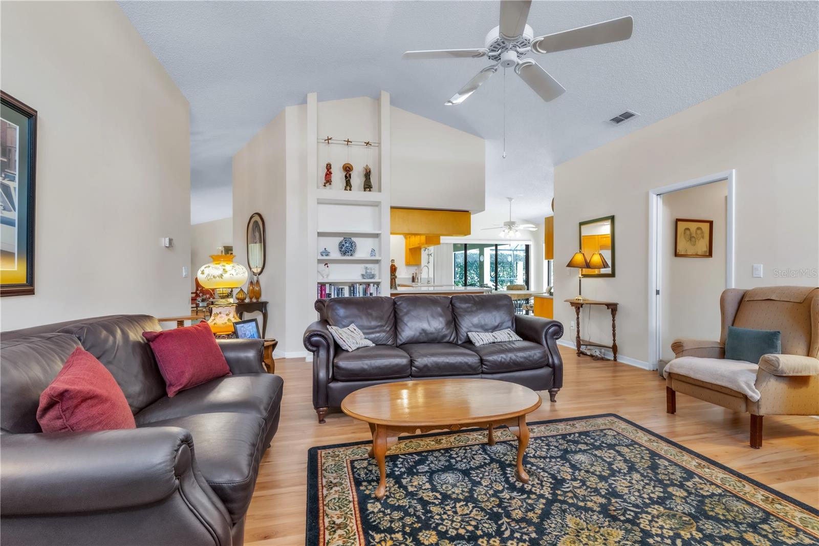 Image 10 of 60 For 3238 Glenridge Drive