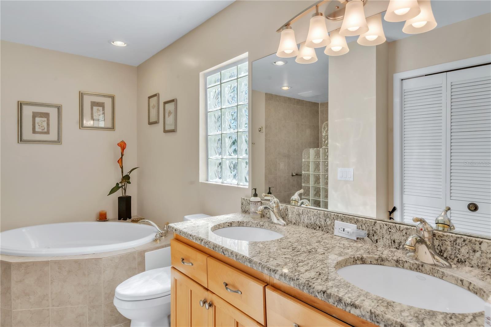 Image 29 of 60 For 3238 Glenridge Drive