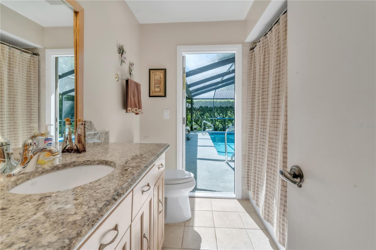 Image 34 of 60 For 3238 Glenridge Drive