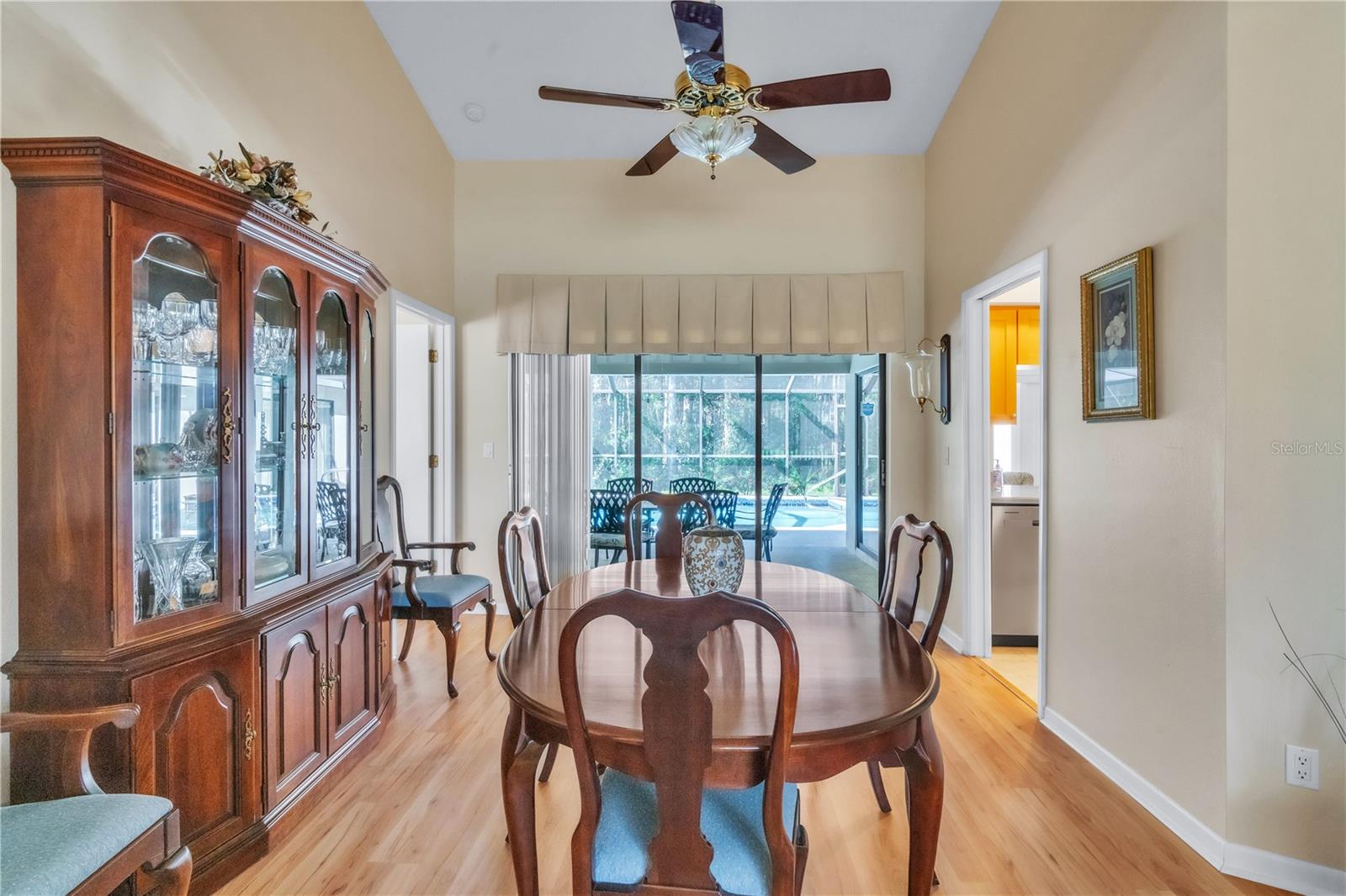 Image 8 of 60 For 3238 Glenridge Drive
