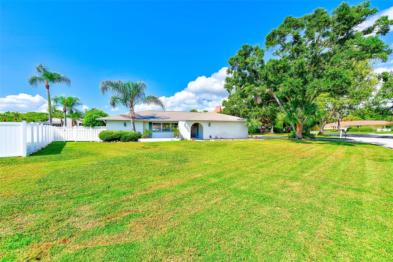Image 8 of 48 For 2441 Roberta Lane