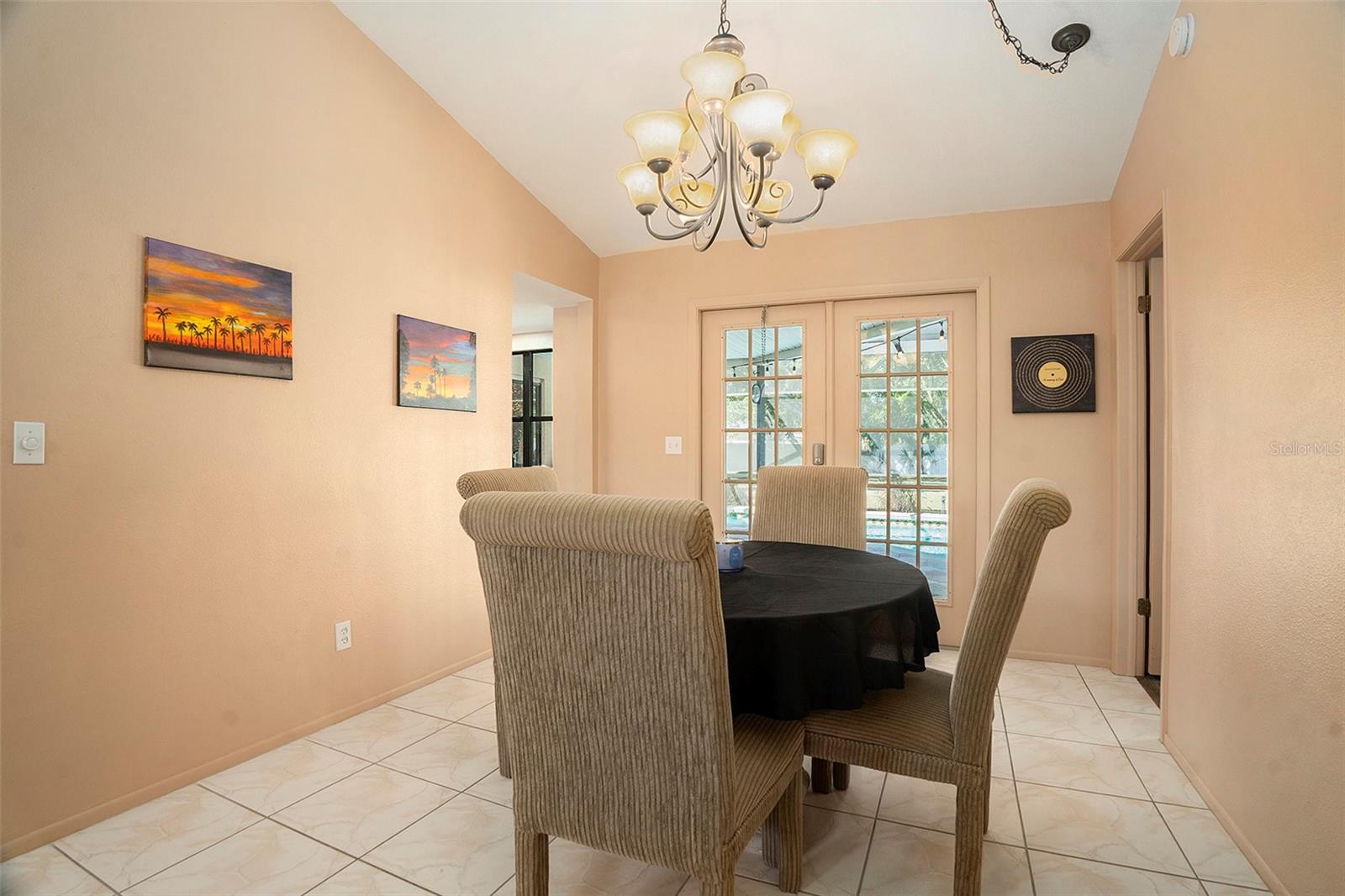 Image 10 of 33 For 4421 Plumosa Street