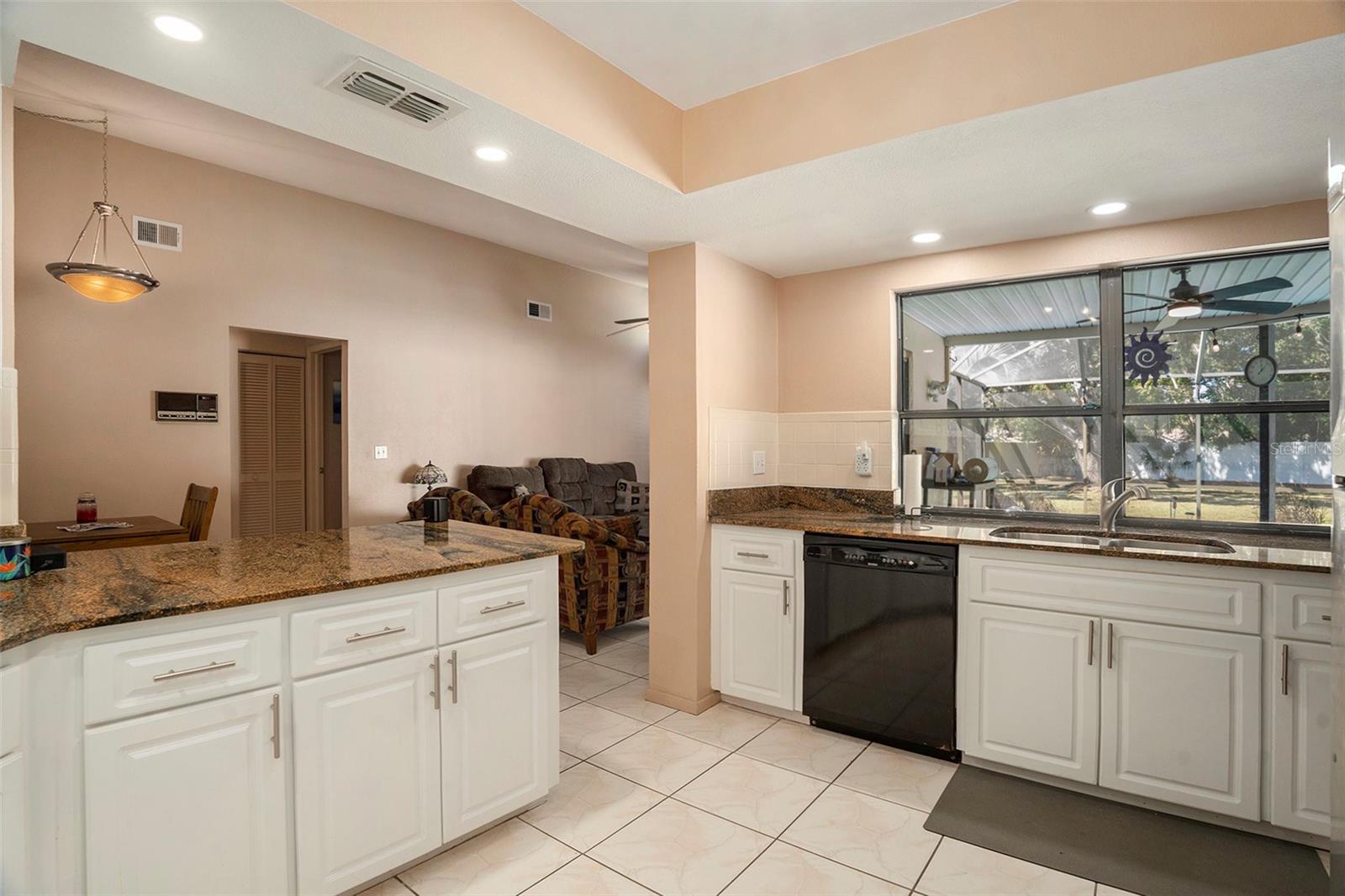 Image 16 of 33 For 4421 Plumosa Street