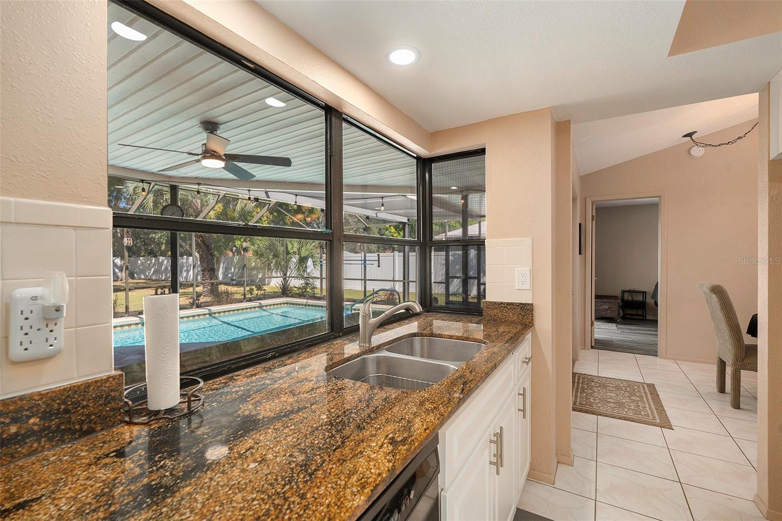 Image 17 of 33 For 4421 Plumosa Street