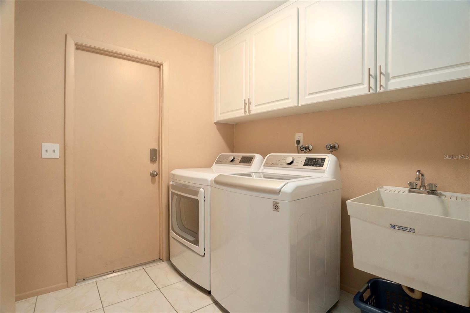 Image 18 of 33 For 4421 Plumosa Street