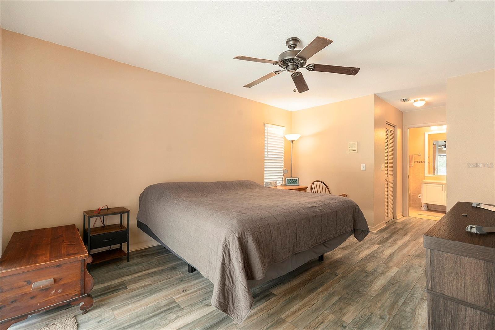 Image 19 of 33 For 4421 Plumosa Street