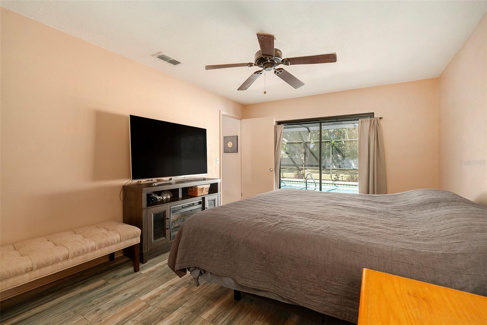 Image 20 of 33 For 4421 Plumosa Street