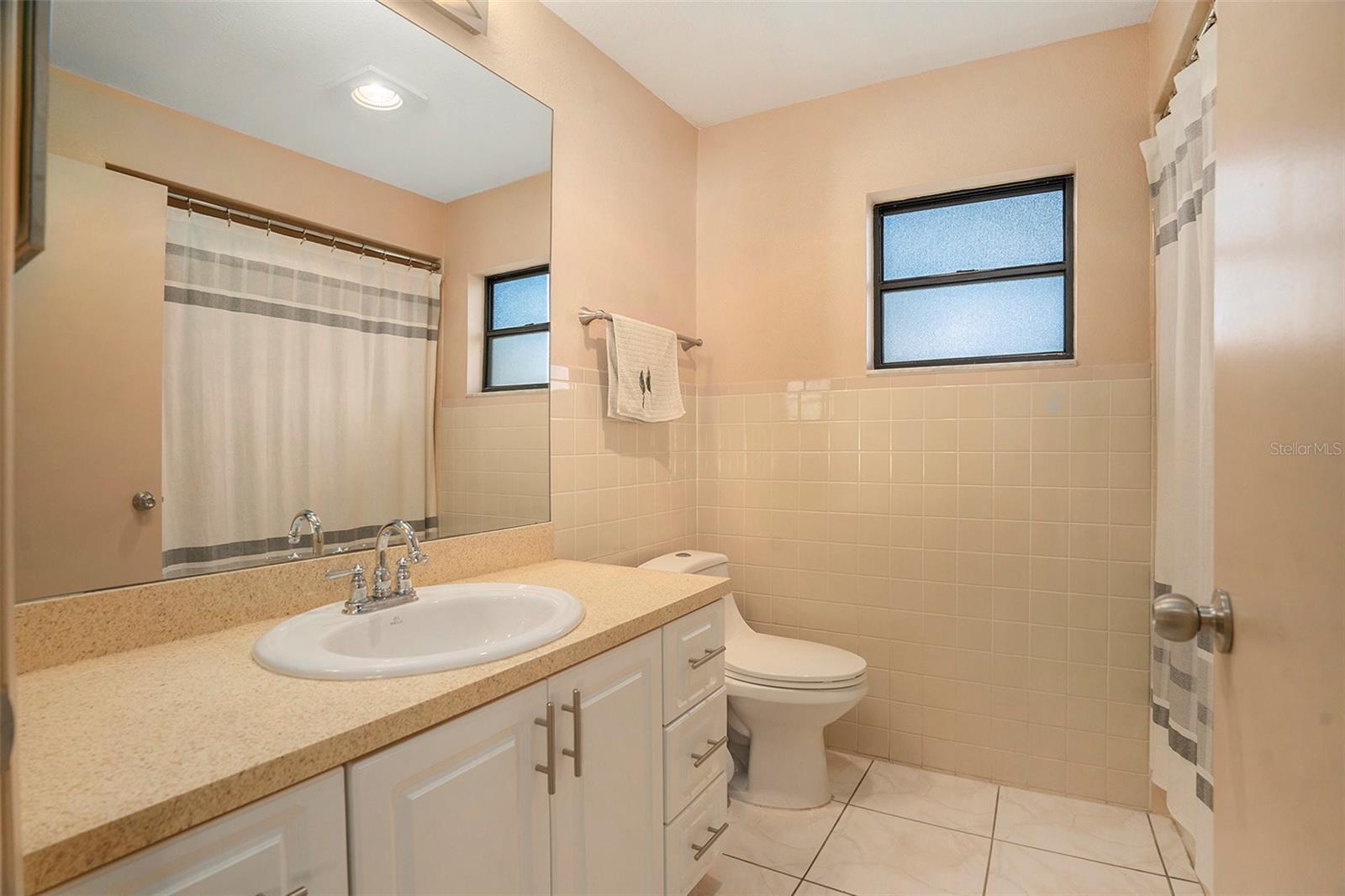 Image 21 of 33 For 4421 Plumosa Street