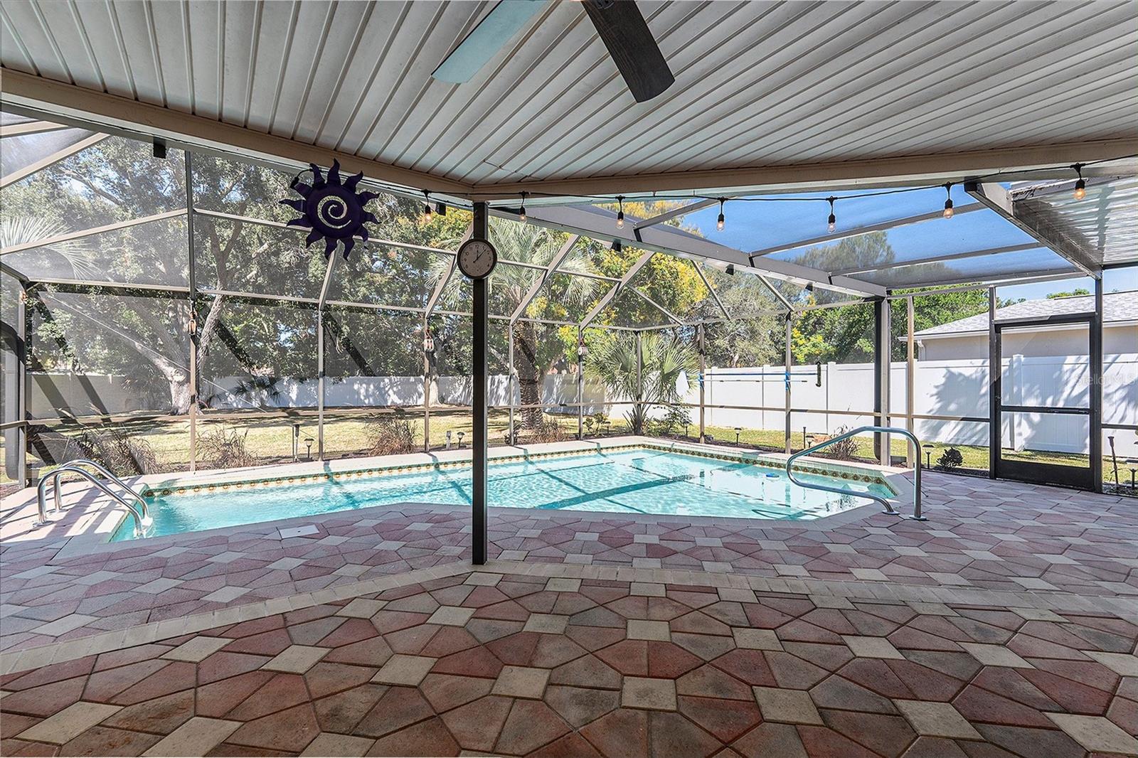 Image 29 of 33 For 4421 Plumosa Street