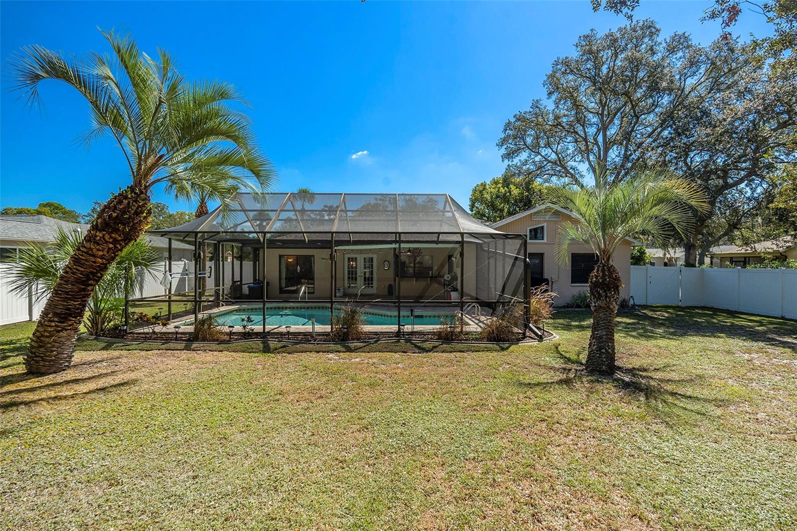 Image 30 of 33 For 4421 Plumosa Street