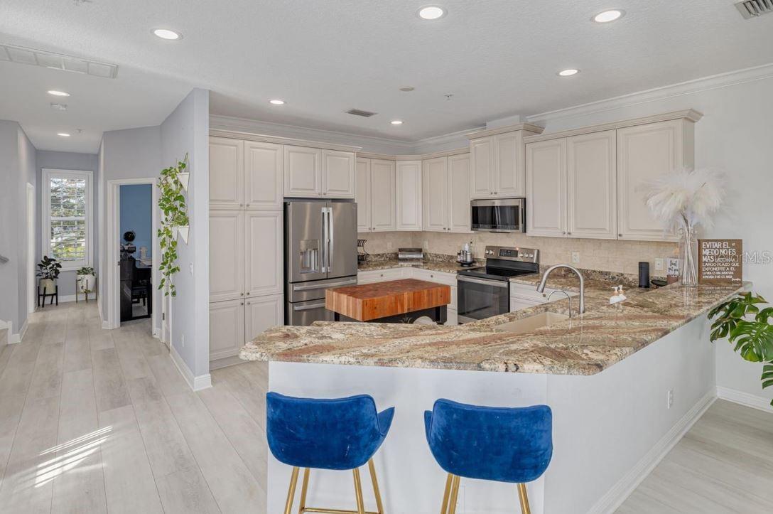 Image 3 of 17 For 4603 Overlook Drive Ne