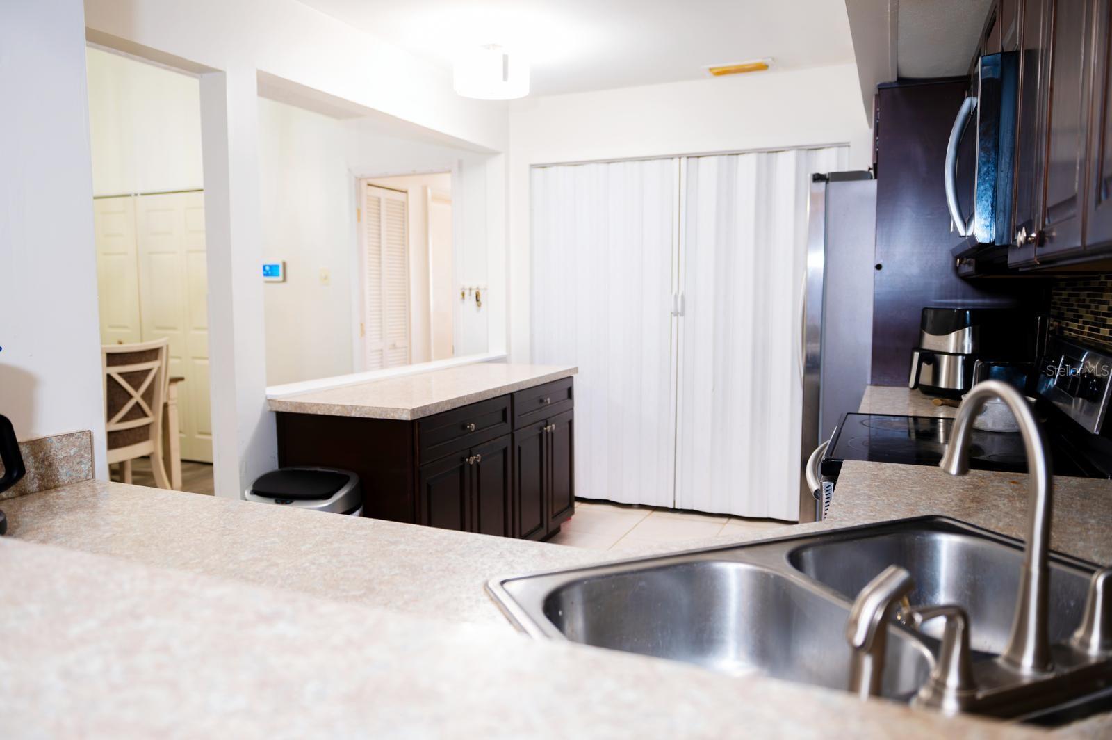 Image 17 of 42 For 5504 Fairfax Street