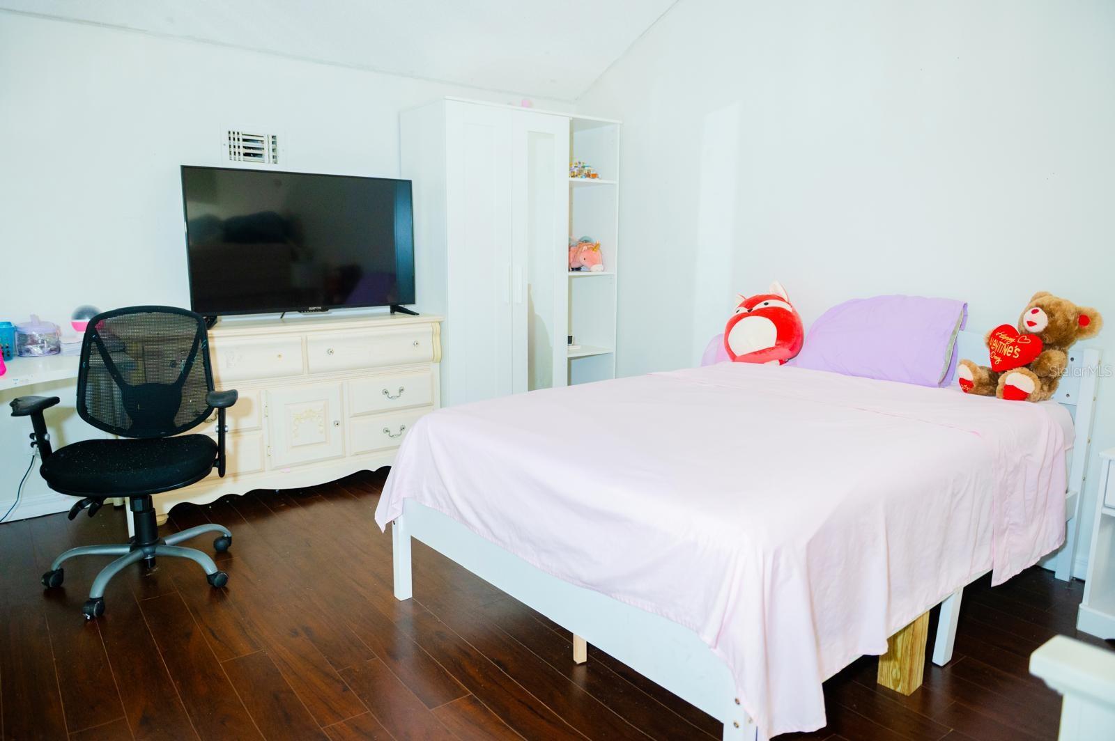 Image 22 of 42 For 5504 Fairfax Street