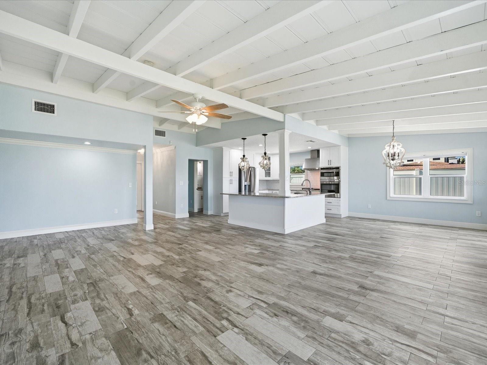Image 11 of 67 For 828 Bay Point Drive
