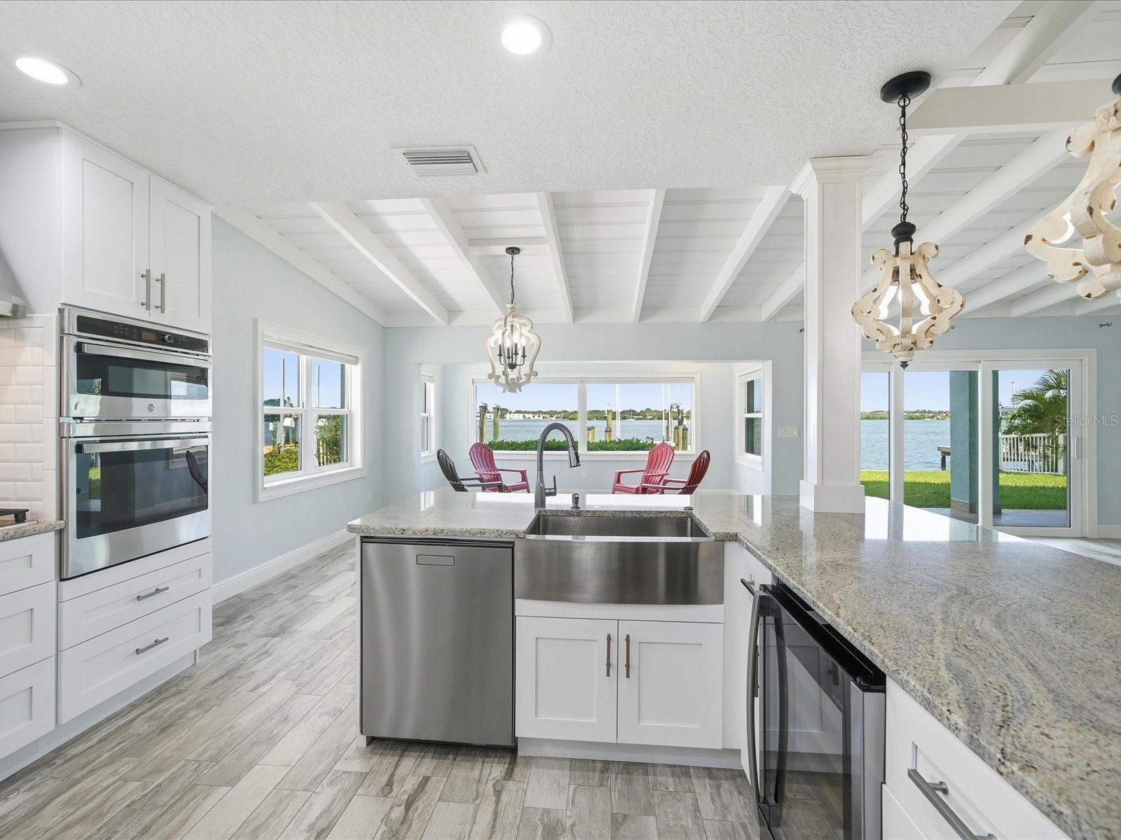 Image 19 of 67 For 828 Bay Point Drive