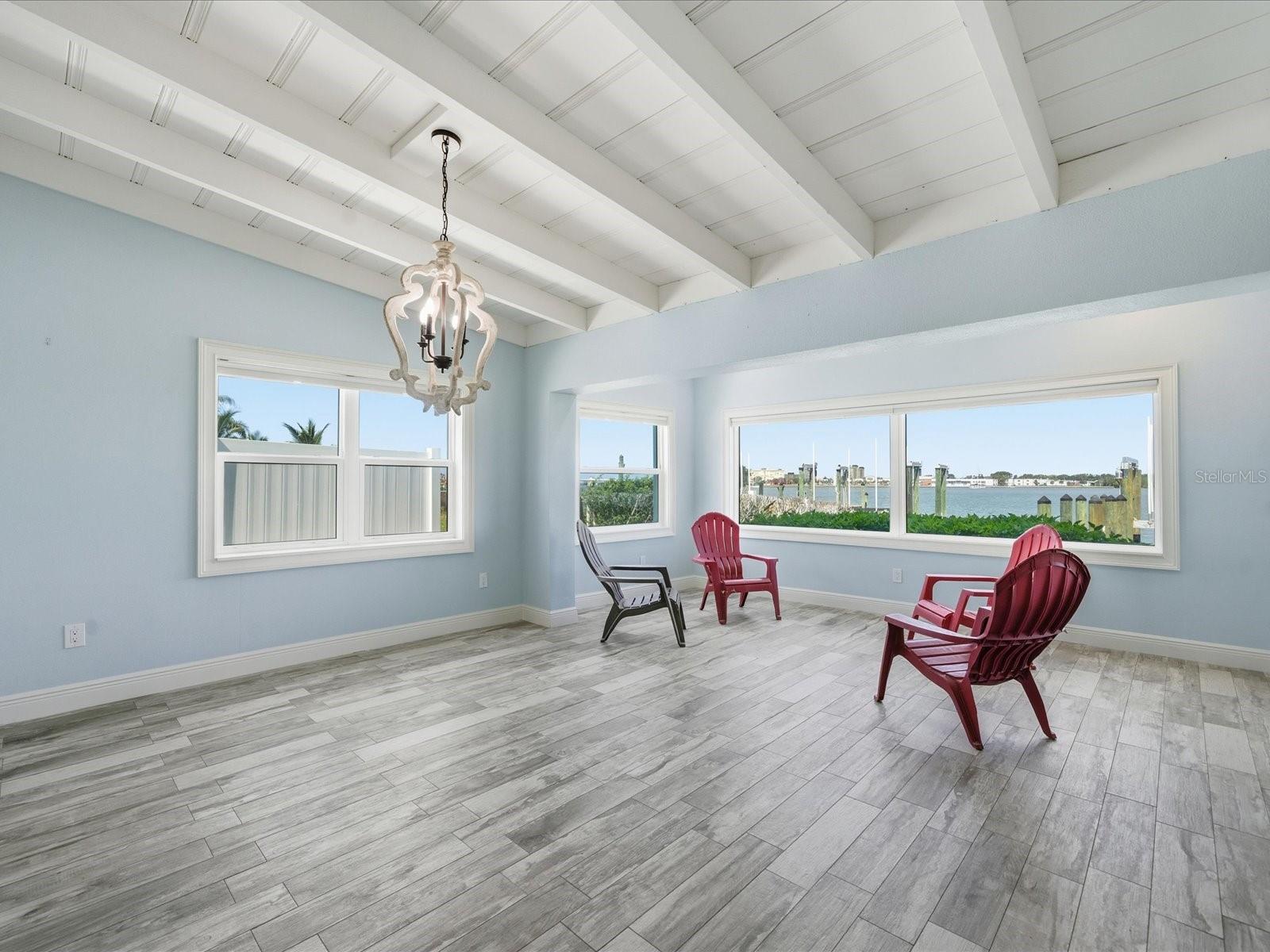 Image 23 of 67 For 828 Bay Point Drive
