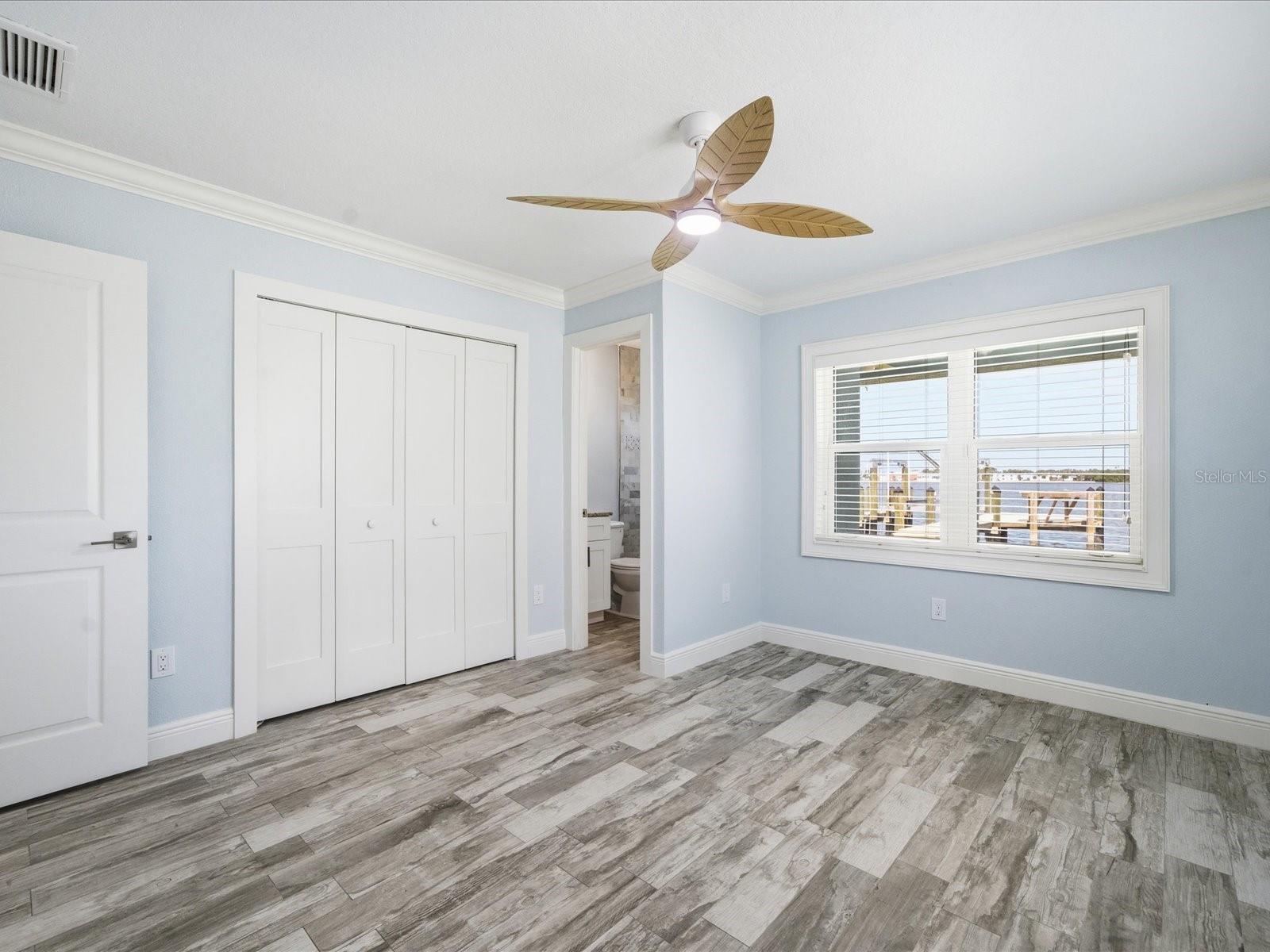Image 31 of 67 For 828 Bay Point Drive