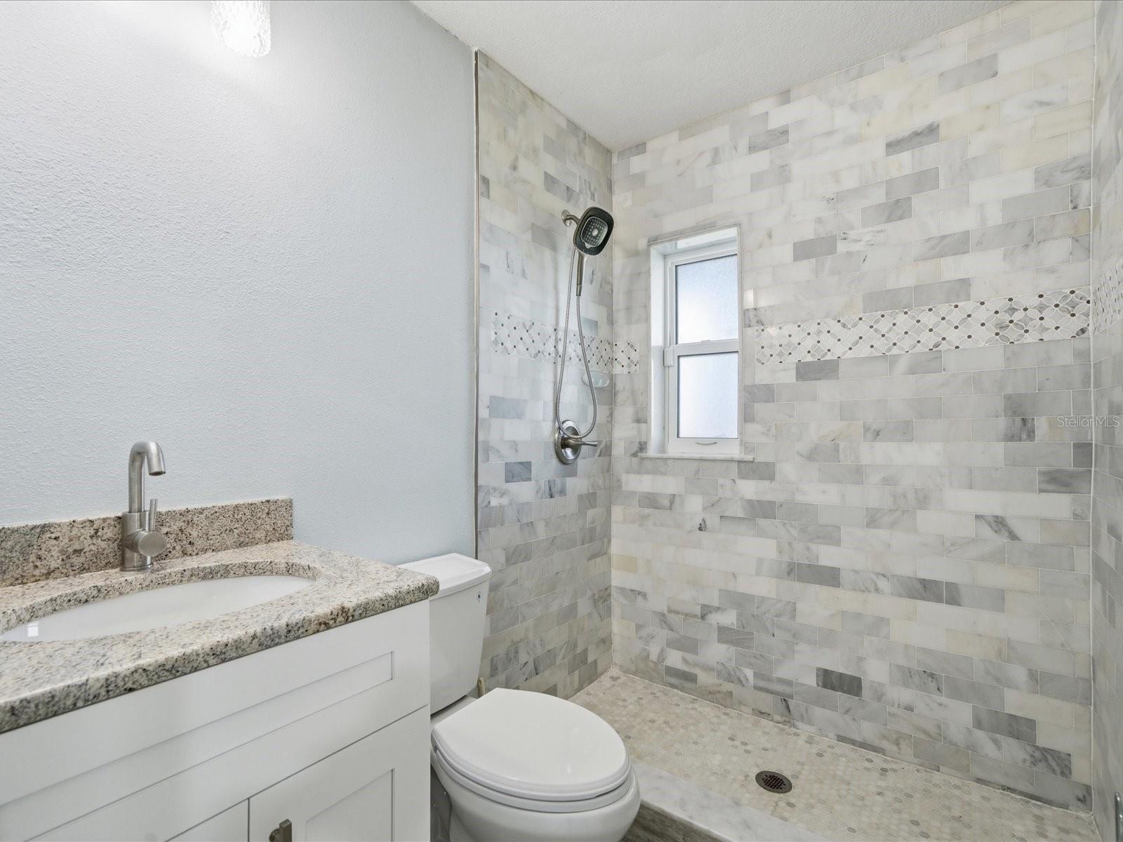 Image 33 of 67 For 828 Bay Point Drive
