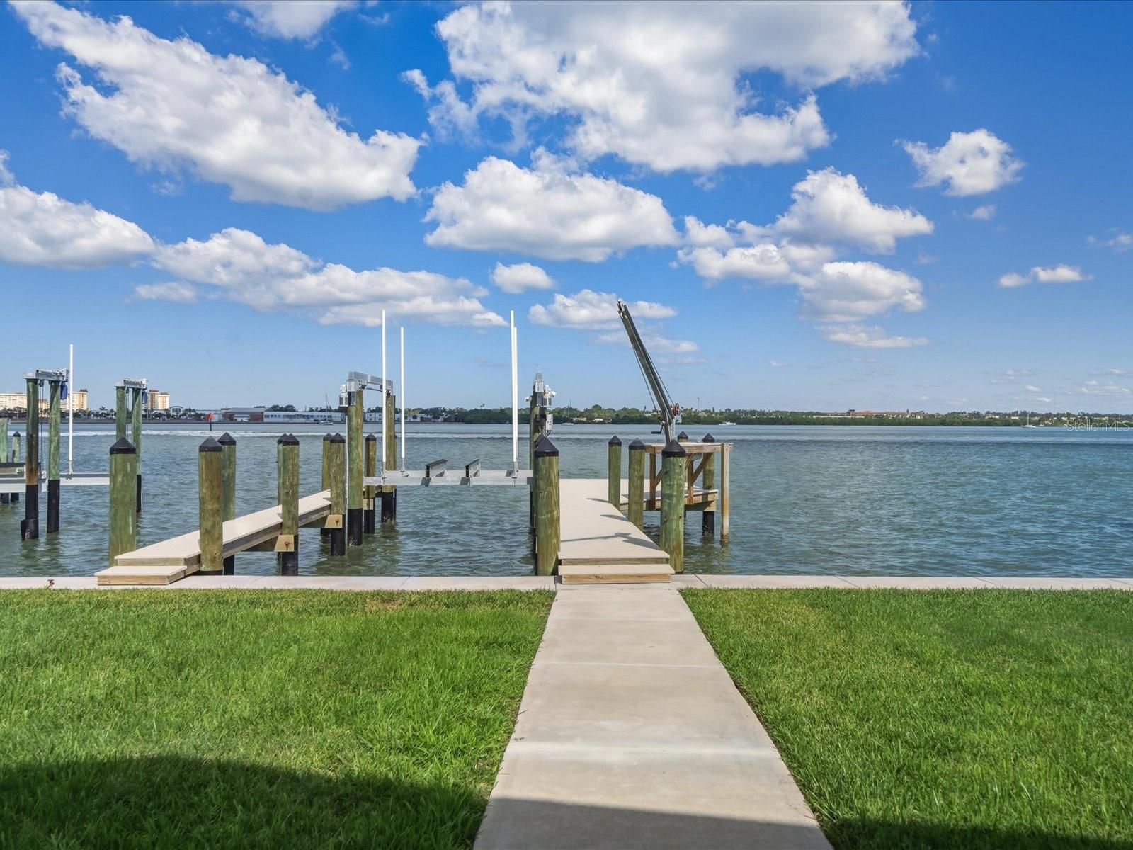 Image 44 of 67 For 828 Bay Point Drive