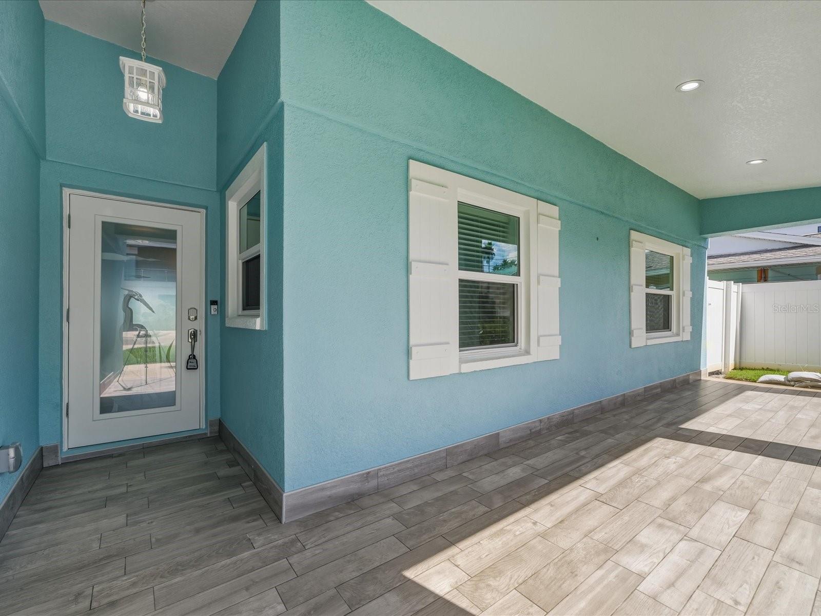 Image 6 of 67 For 828 Bay Point Drive
