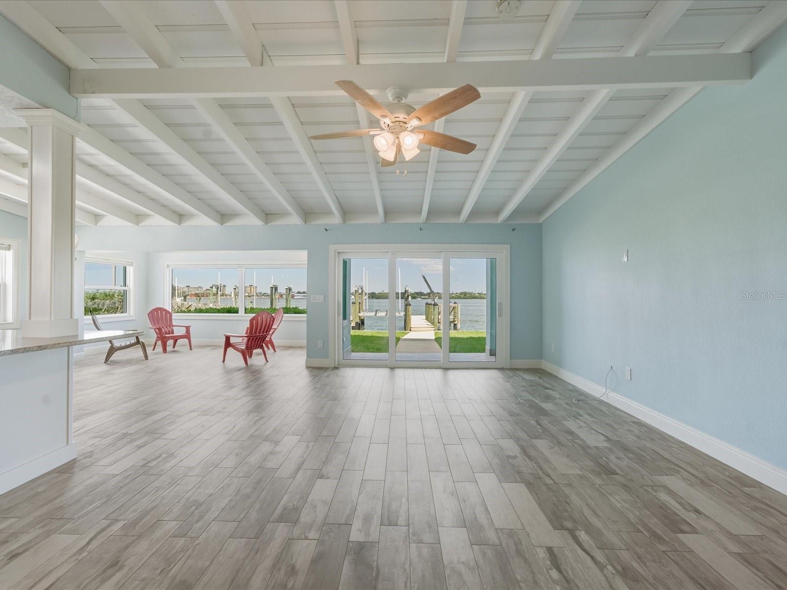 Image 8 of 67 For 828 Bay Point Drive