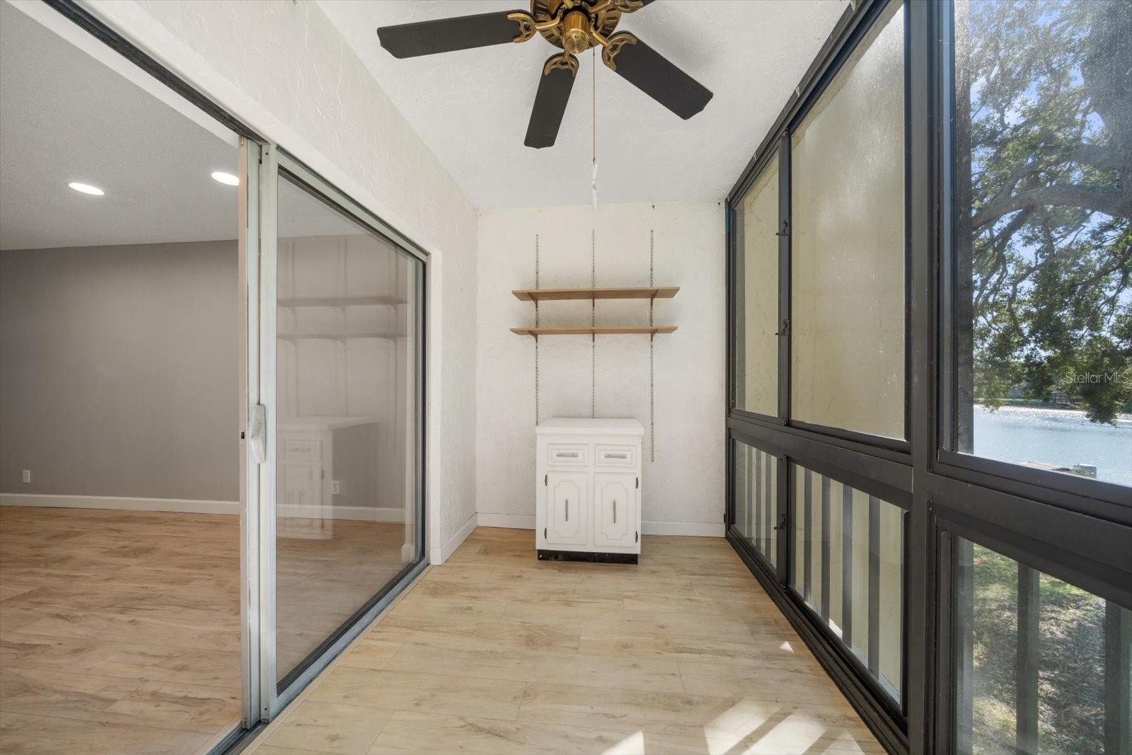 Image 11 of 41 For 11485 Oakhurst Road 1100-206