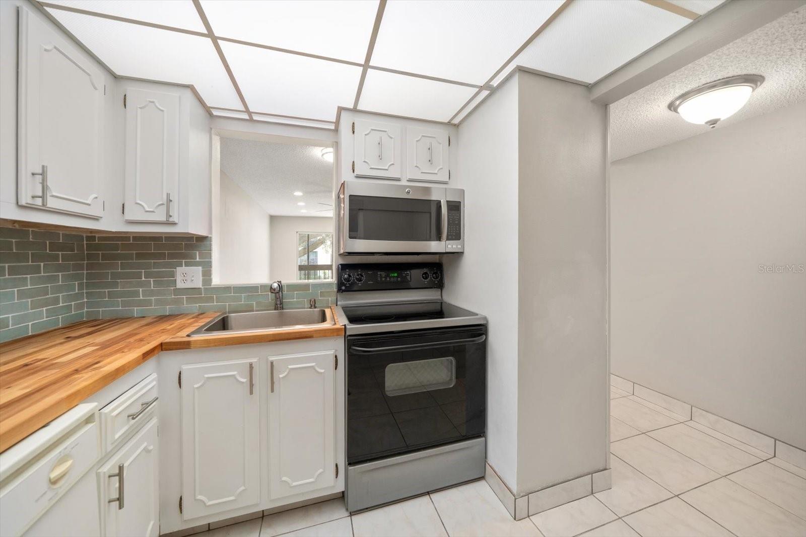 Image 5 of 41 For 11485 Oakhurst Road 1100-206