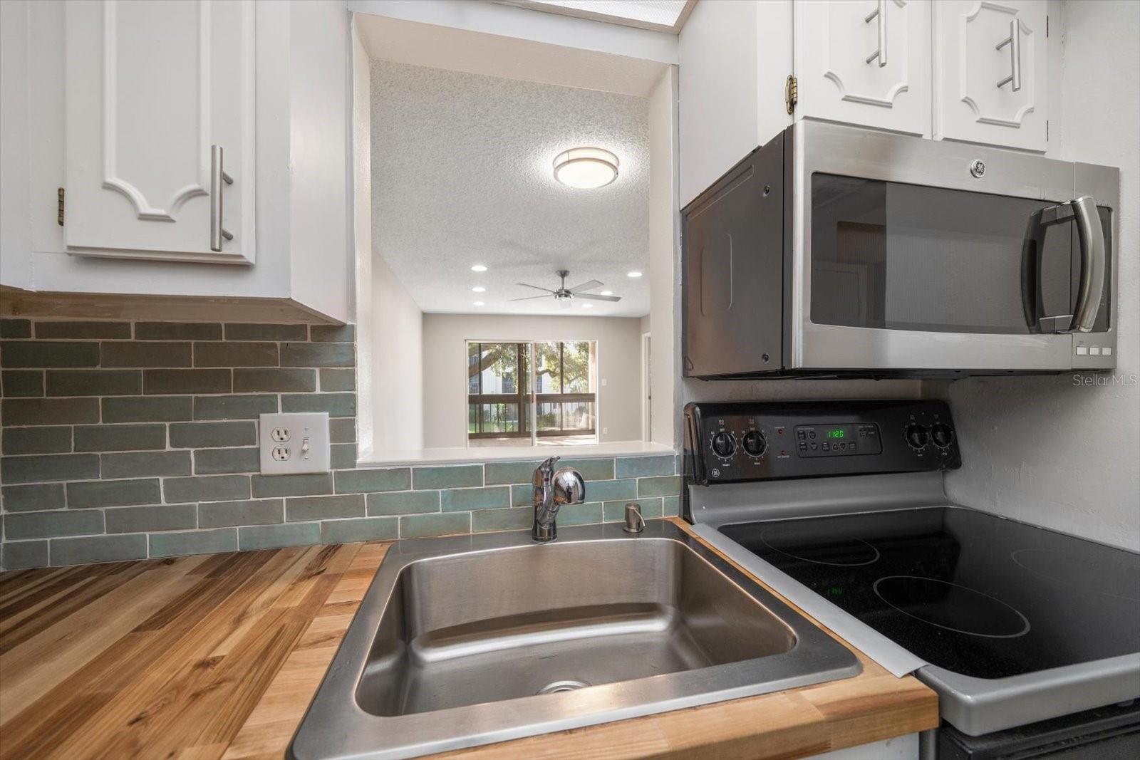 Image 6 of 41 For 11485 Oakhurst Road 1100-206