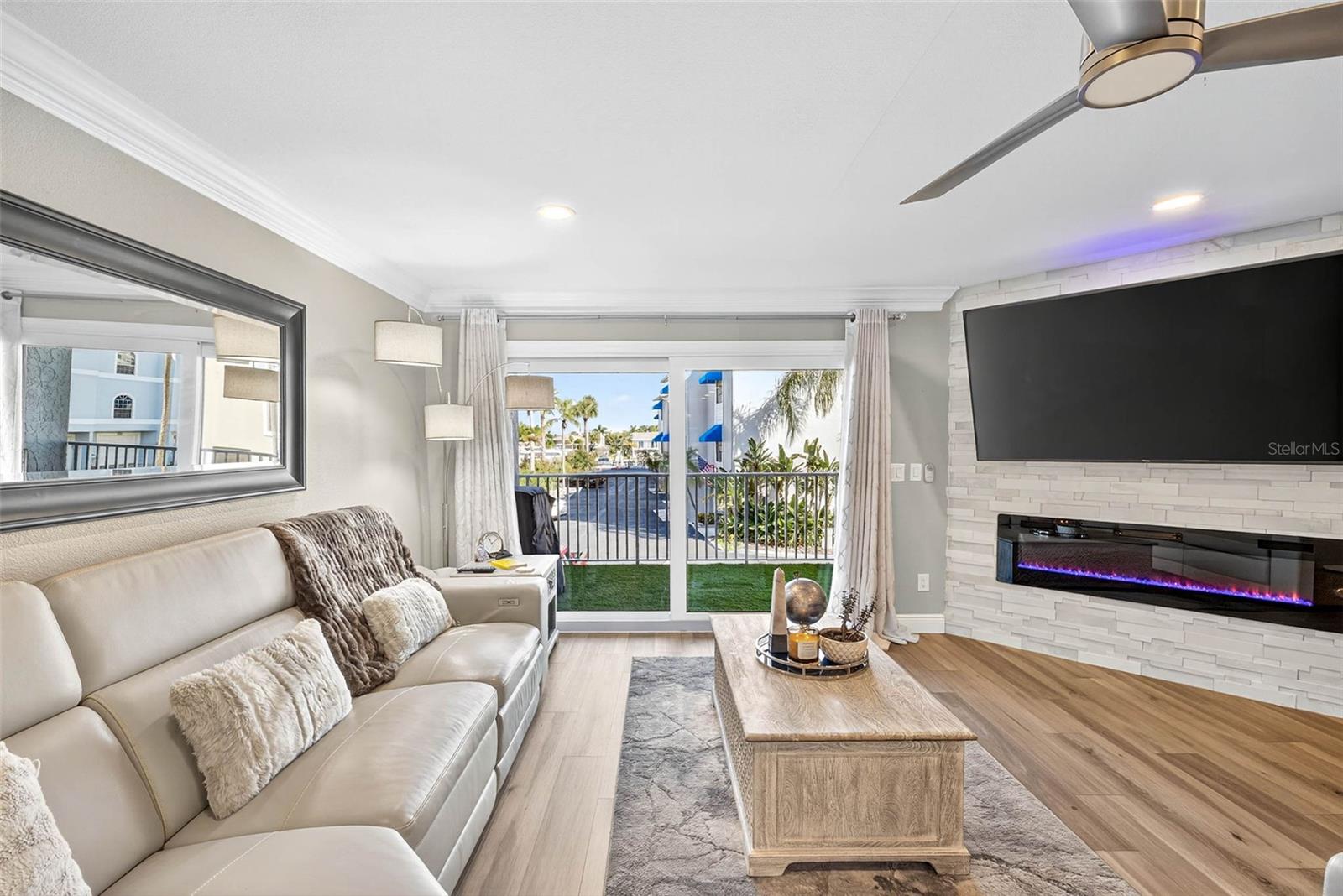 Image 19 of 61 For 745 Pinellas Bayway S 302