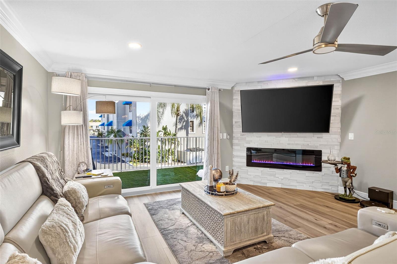 Image 20 of 61 For 745 Pinellas Bayway S 302