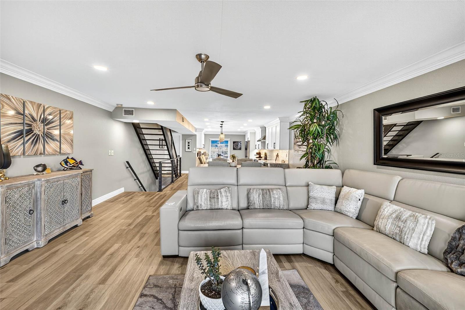 Image 21 of 61 For 745 Pinellas Bayway S 302